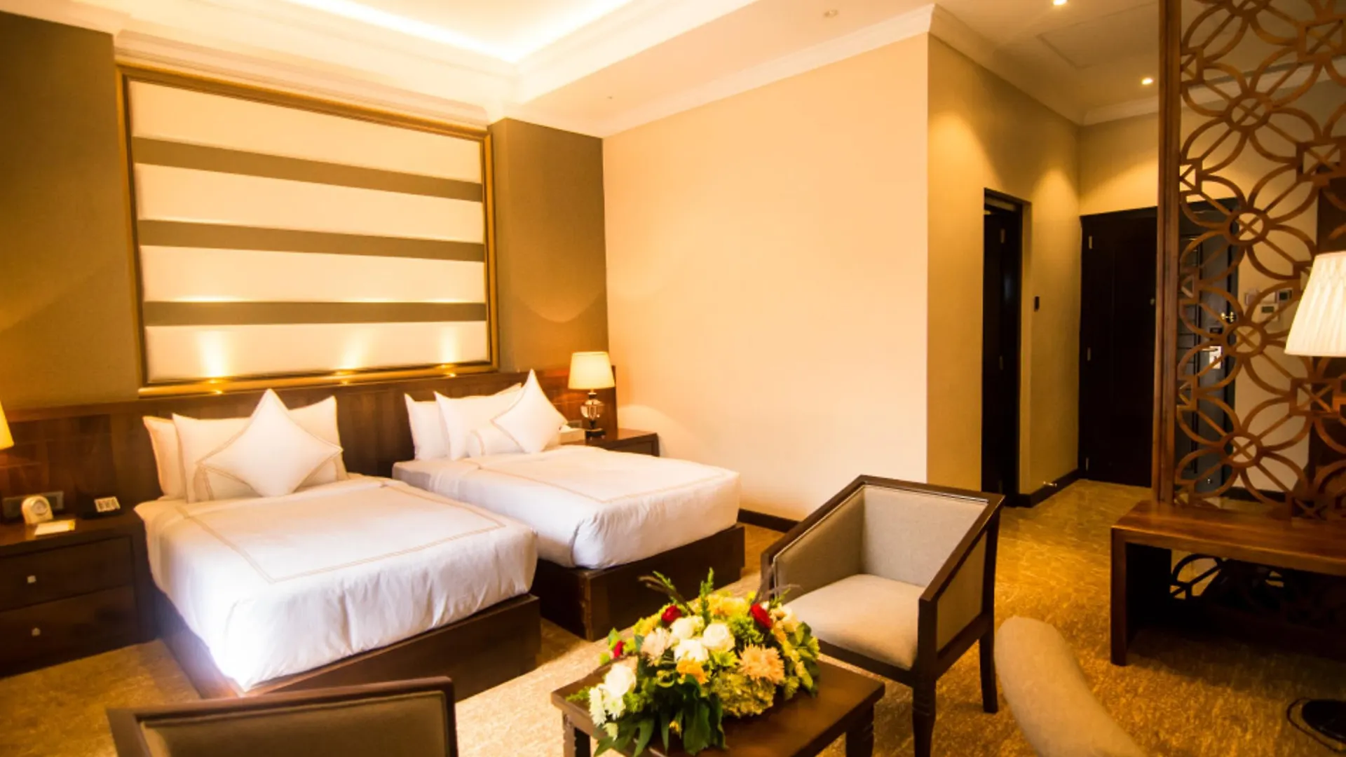The Golden Crown Hotel Kandy