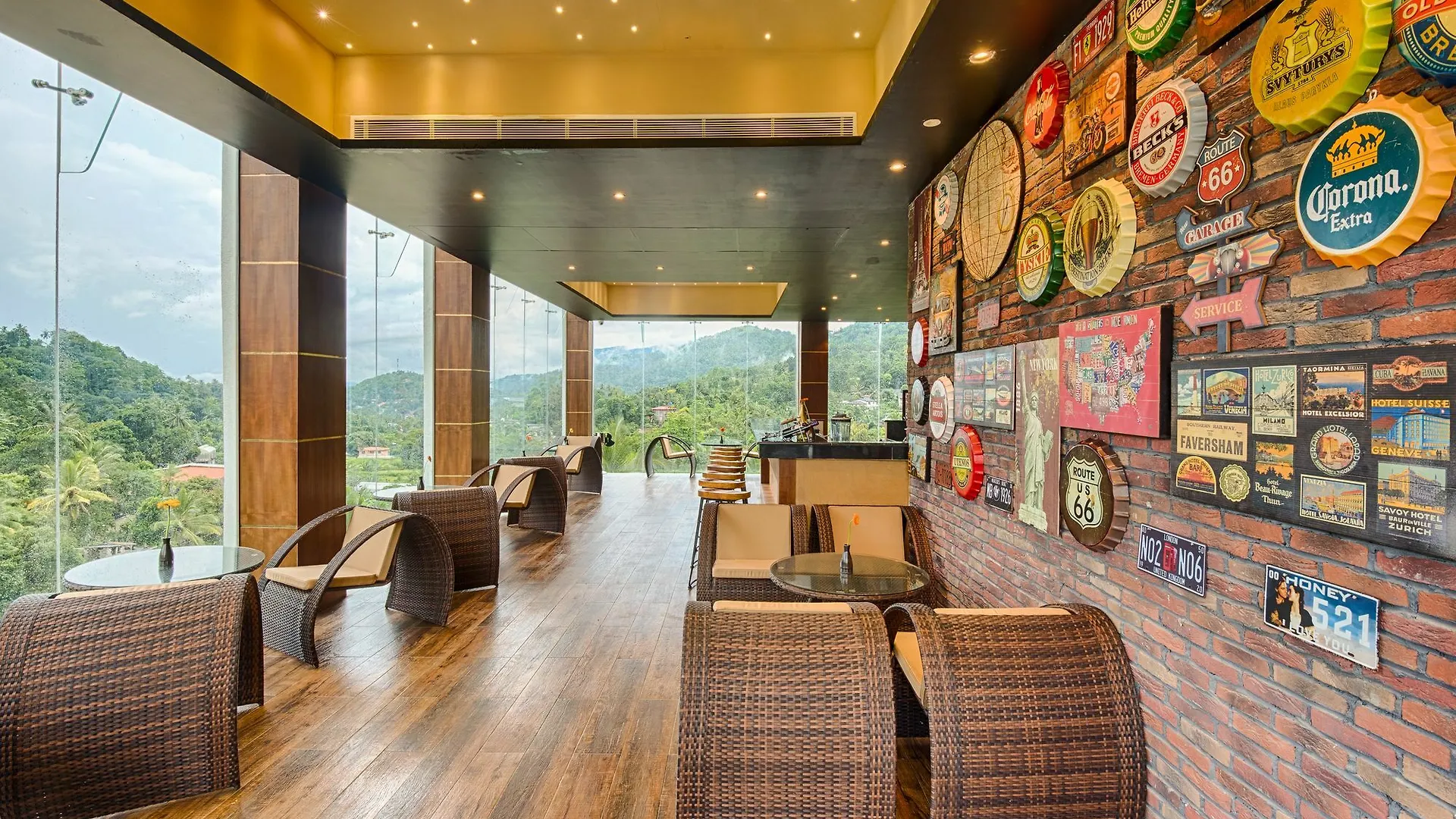 The Golden Crown Hotel Kandy