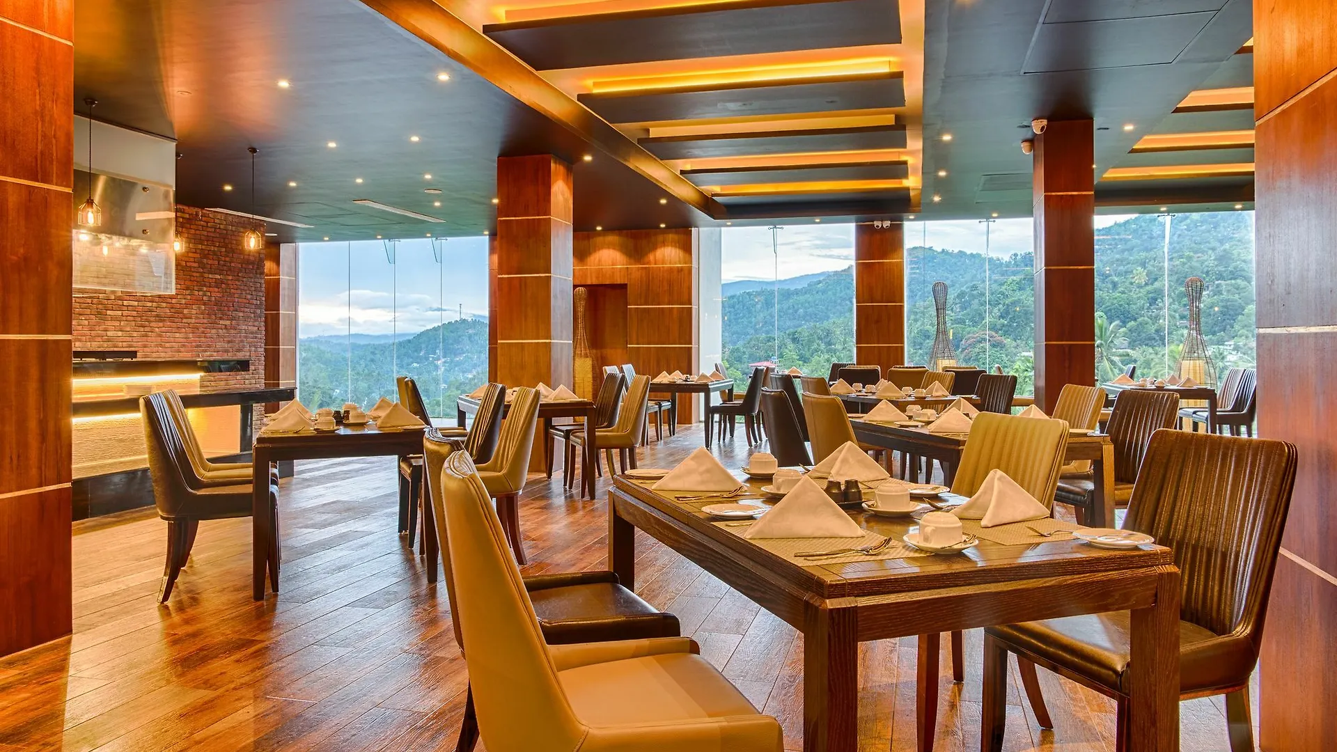The Golden Crown Hotel Kandy Sri Lanka